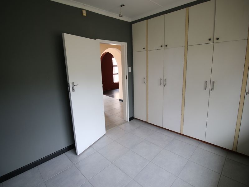 Move-In-Ready Family Home in Prestigious Beacon Bay - Photo 8