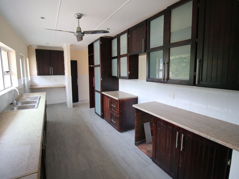 Move-In-Ready Family Home in Prestigious Beacon Bay - Photo 6