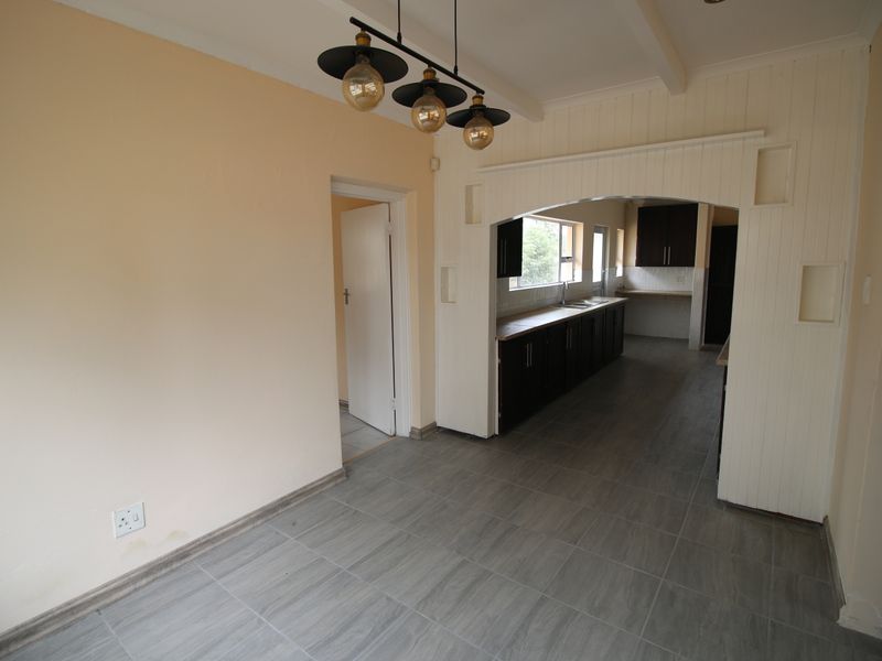 Move-In-Ready Family Home in Prestigious Beacon Bay - Photo 5