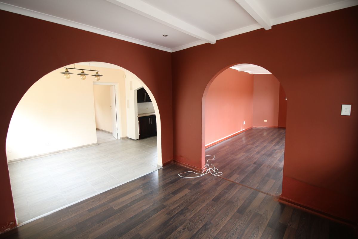 Move-In-Ready Family Home in Prestigious Beacon Bay - Photo 4