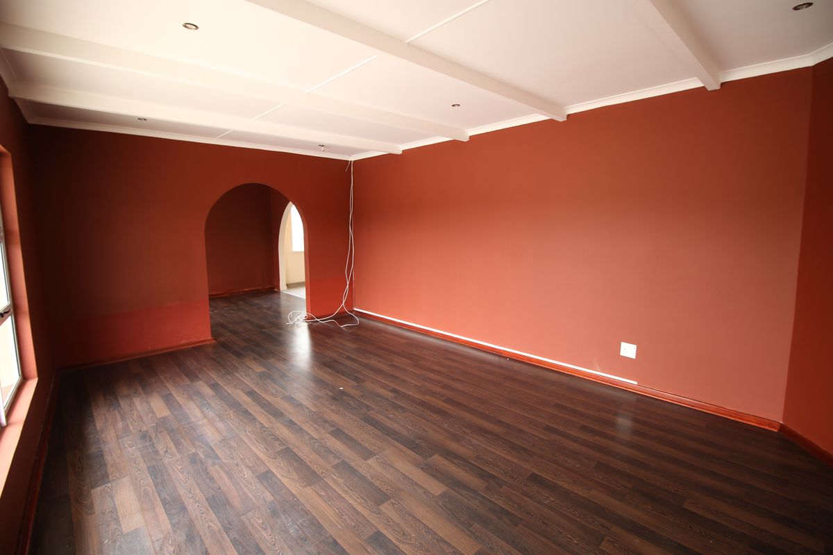 Move-In-Ready Family Home in Prestigious Beacon Bay - Photo 3