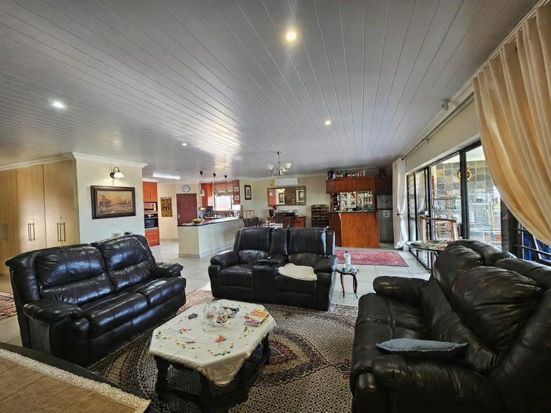 Coastal Comfort in a Secure, Peaceful Estate - Photo 3