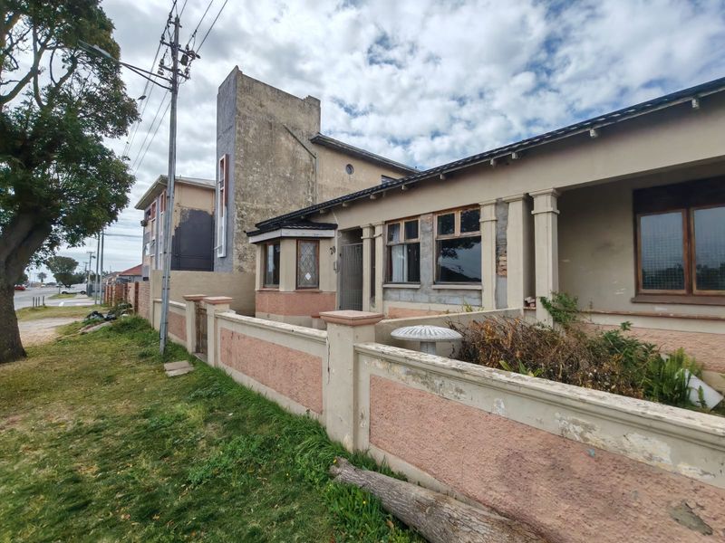 Excellent Investment or Dual Living Opportunity! Two houses on one erf! - Photo 9