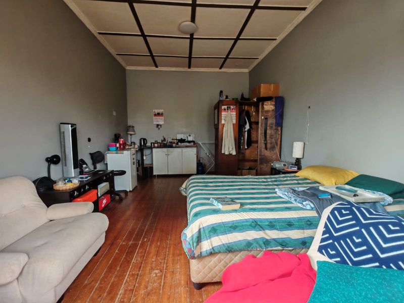 Excellent Investment or Dual Living Opportunity! Two houses on one erf! - Photo 3