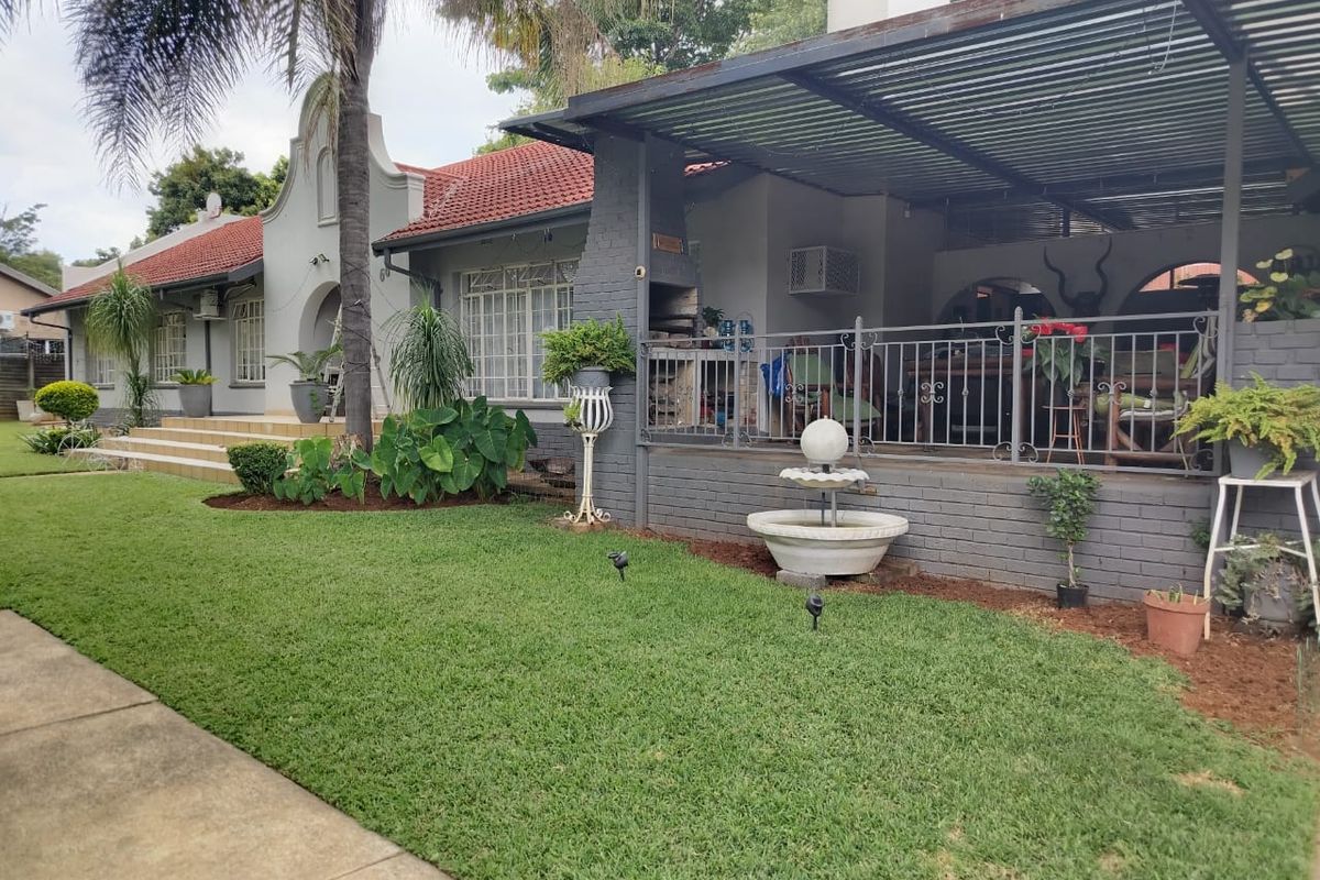 Spacious Family Living in Protea Park – Prime 2379sqm Stand - Photo 2