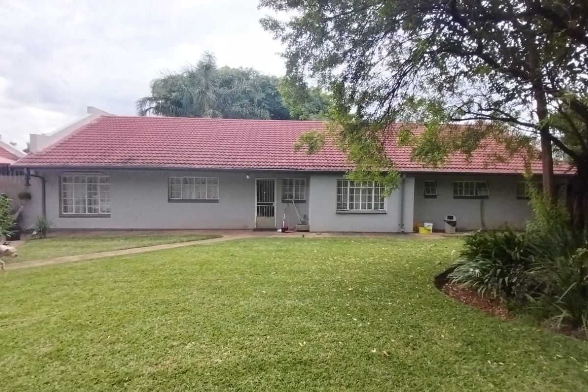 Spacious Family Living in Protea Park – Prime 2379sqm Stand - Photo 3