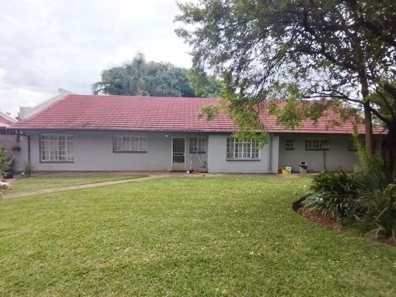 Spacious Family Living in Protea Park – Prime 2379sqm Stand - Photo 3