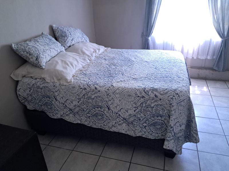 Tranquil Lakeside Living at Peatties Lake - Photo 10