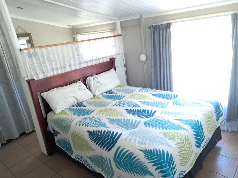 Tranquil Lakeside Living at Peatties Lake - Photo 9