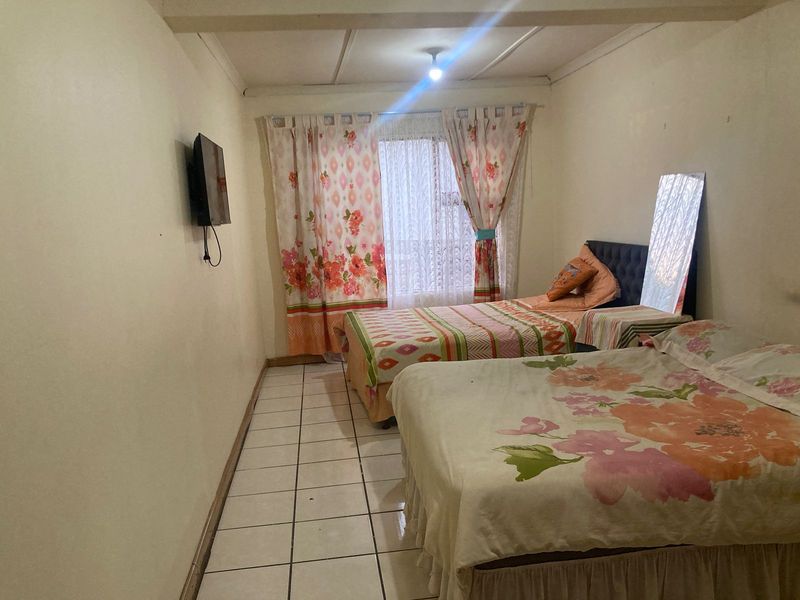 Your perfect family home awaits you in West Bank - Photo 9