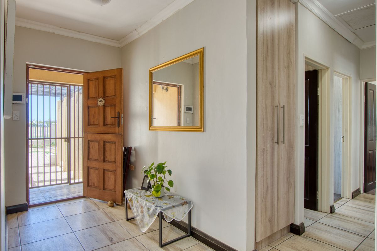 Beautiful family home - Photo 5