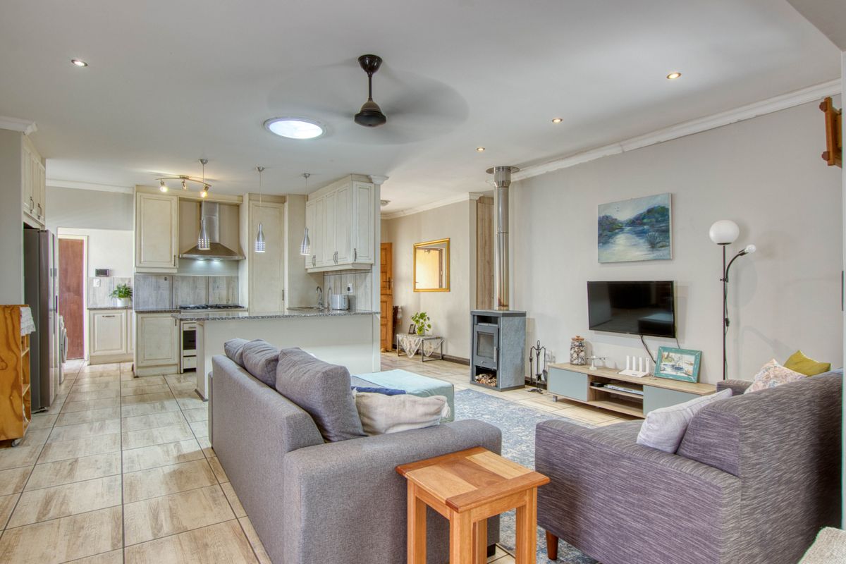 Beautiful family home - Photo 2