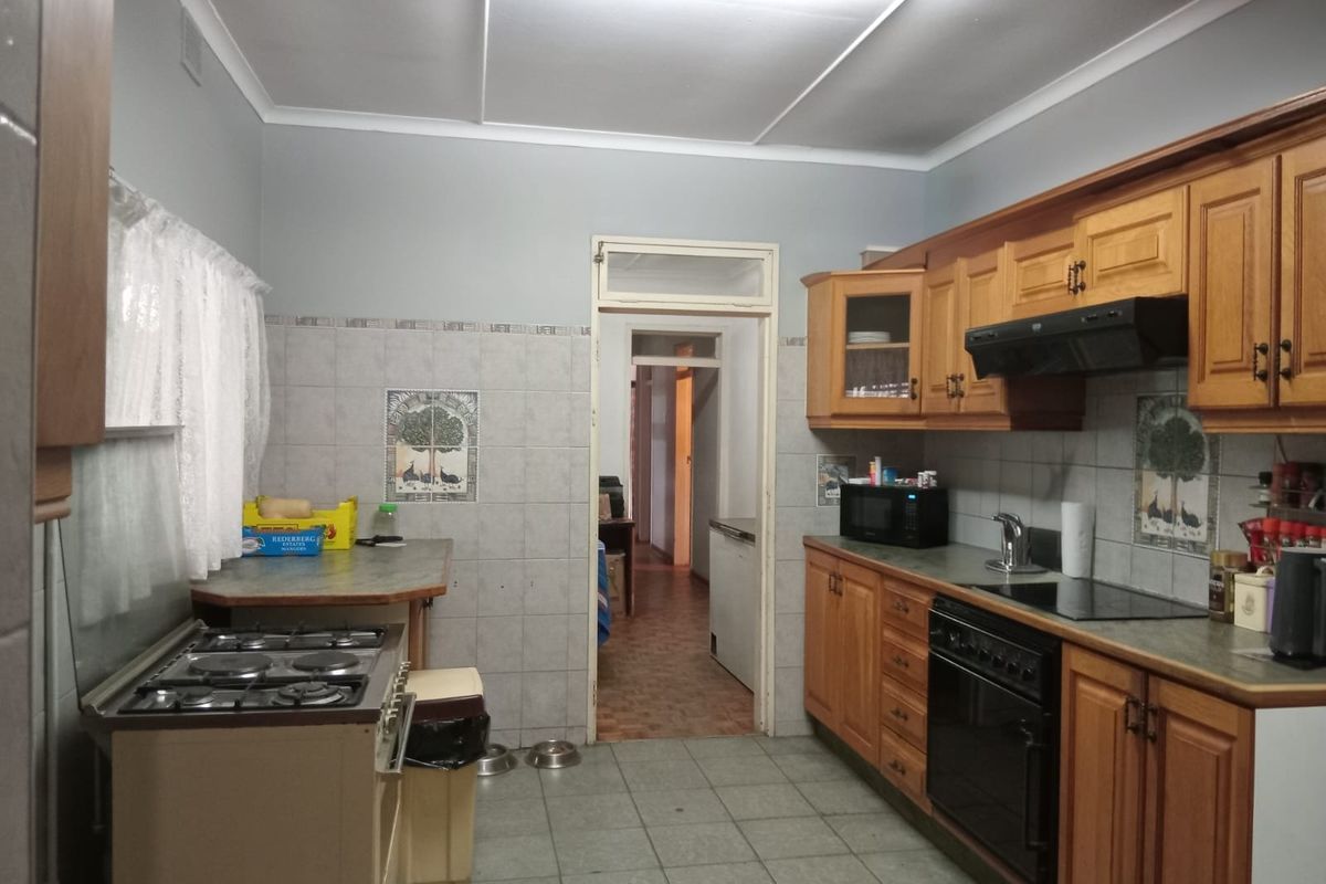 Spacious Family Living with Income Potential in Meer en See - Photo 5