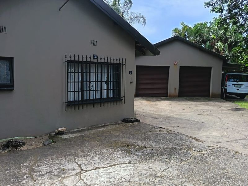 Spacious Family Living with Income Potential in Meer en See - Photo 2