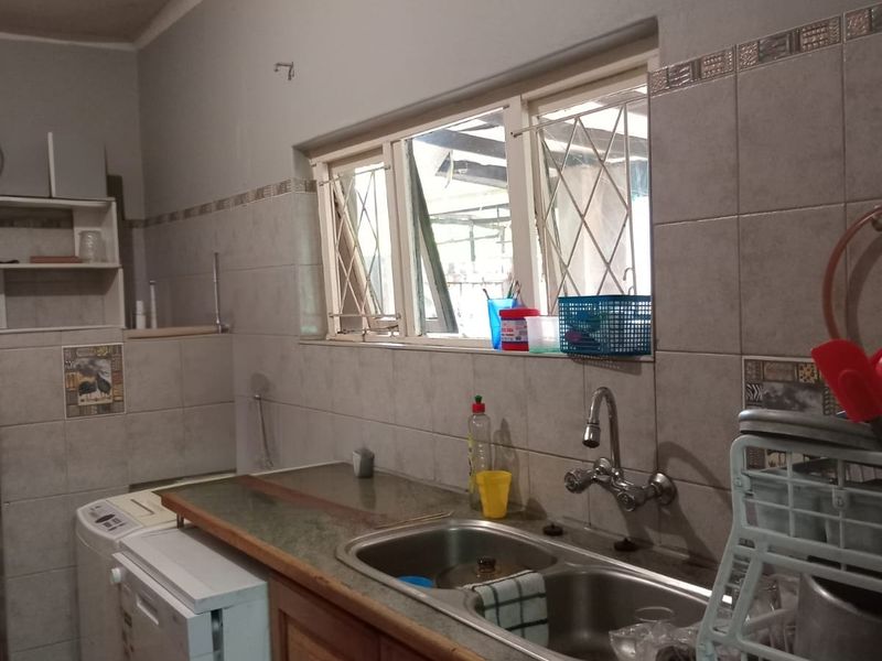 Spacious Family Living with Income Potential in Meer en See - Photo 10