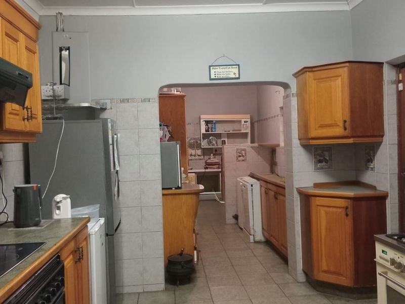 Spacious Family Living with Income Potential in Meer en See - Photo 7