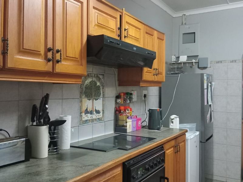 Spacious Family Living with Income Potential in Meer en See - Photo 6