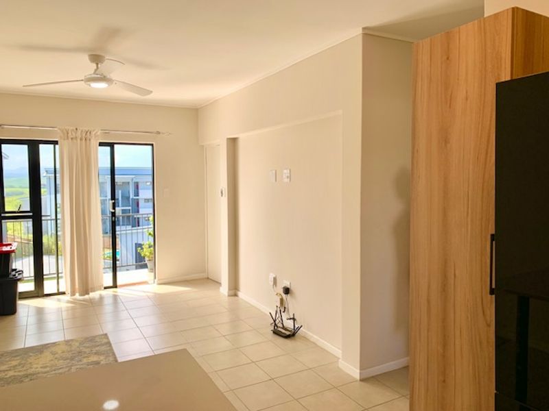 SAFE, HASEL- FREE LIVING IN DOUBLE 24 HOUR SECURITY ACCESS,  APARTMENT - Photo 10