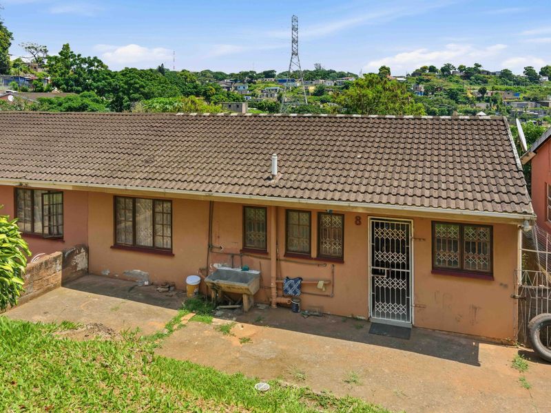 New on the Market – 3 Bedroom Sectional Title Opportunity - Photo 1