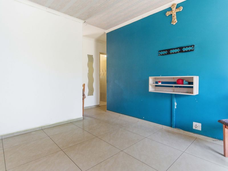 New on the Market – 3 Bedroom Sectional Title Opportunity - Photo 2