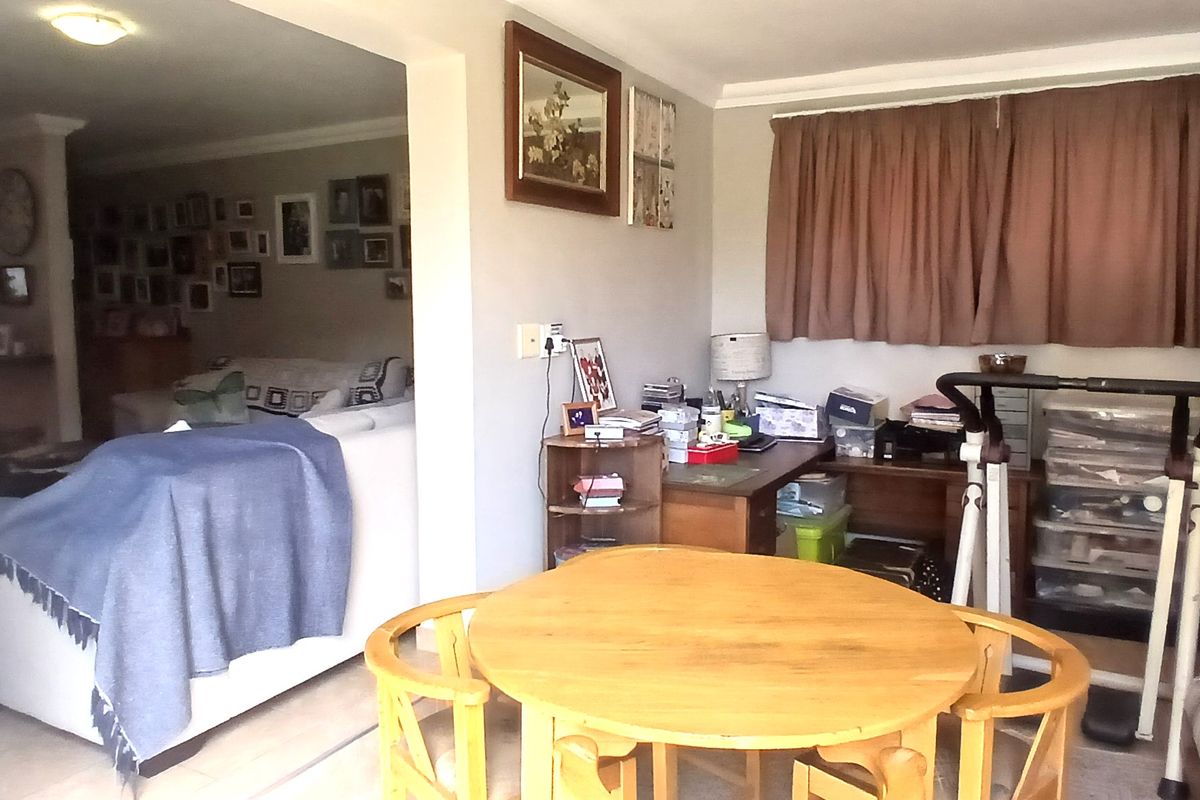 Modern ground townhouse 2 bedroom for sale in Van Dyk Park - Photo 5