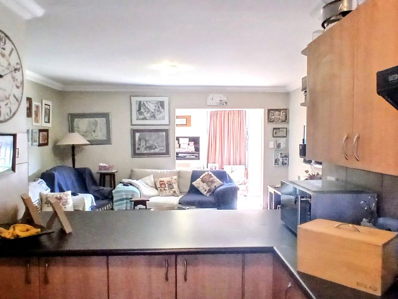 Modern ground townhouse 2 bedroom for sale in Van Dyk Park - Photo 9