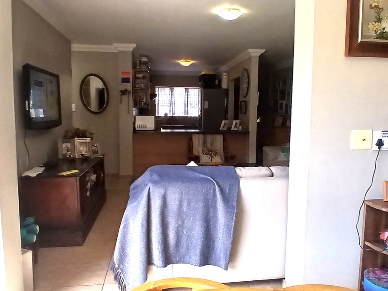 Modern ground townhouse 2 bedroom for sale in Van Dyk Park - Photo 7