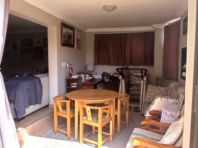 Modern ground townhouse 2 bedroom for sale in Van Dyk Park - Photo 4