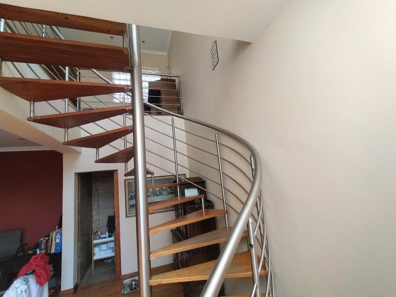 Modern living at its finest in the backdrop of the majestic Magalies in Pretoria North - Photo 8