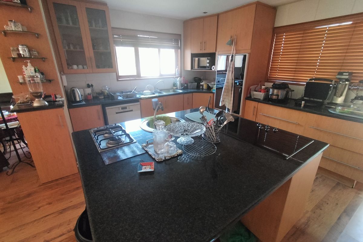 Modern living at its finest in the backdrop of the majestic Magalies in Pretoria North - Photo 4