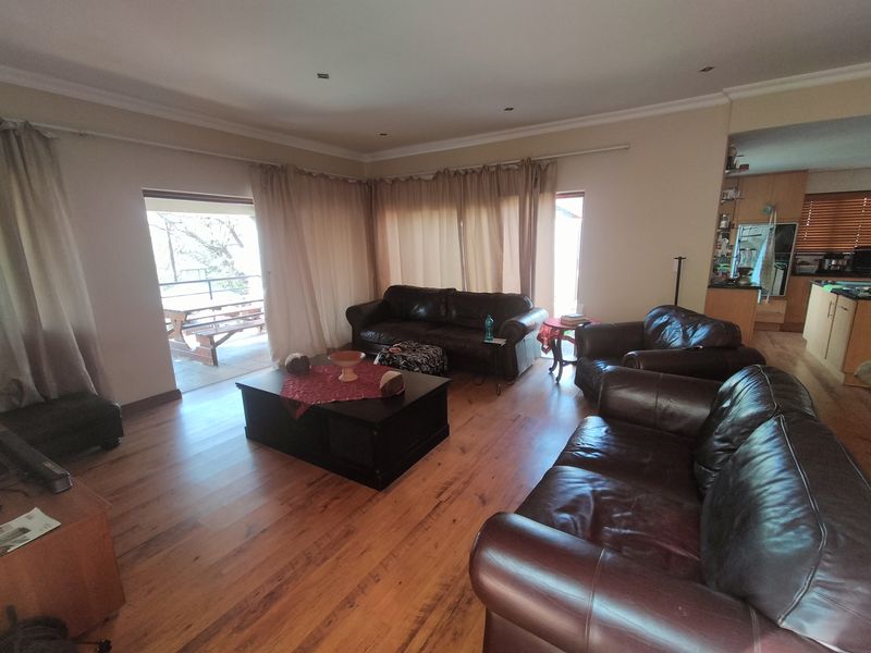 Modern living at its finest in the backdrop of the majestic Magalies in Pretoria North - Photo 2