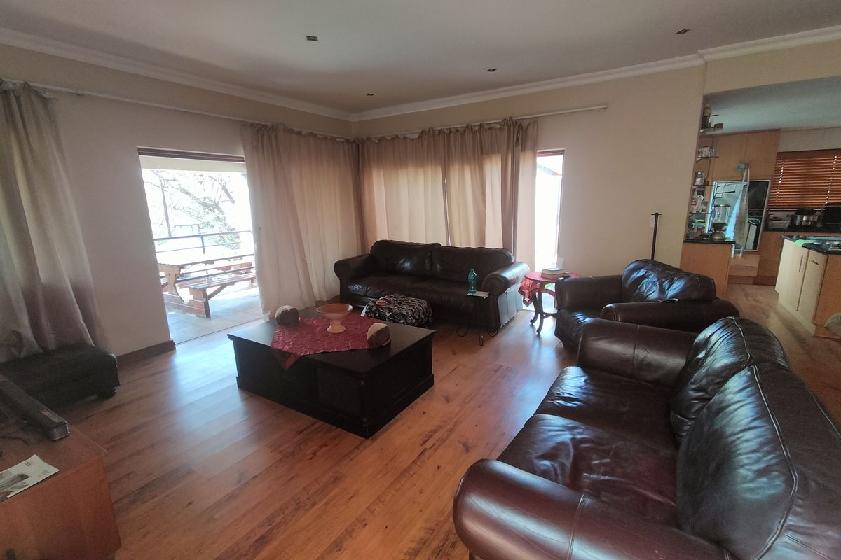 Modern living at its finest in the backdrop of the majestic Magalies in Pretoria North - Photo 2