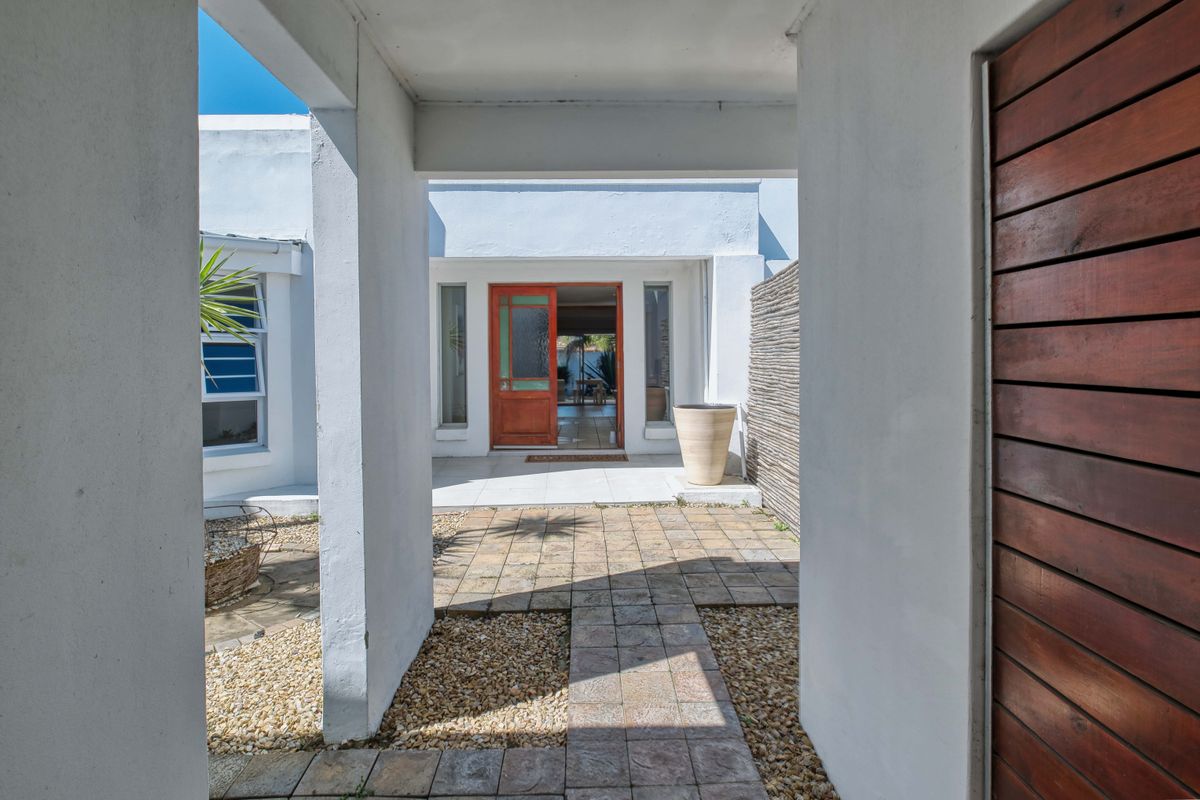 Live In & Earn | Multi-Dwelling Income Property - Photo 2