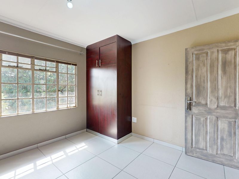 Step into comfort and convenience. - Photo 8