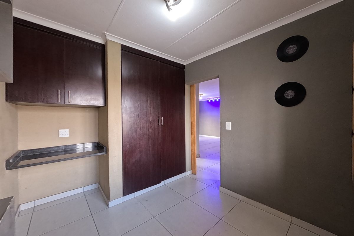Just move in. - Photo 3