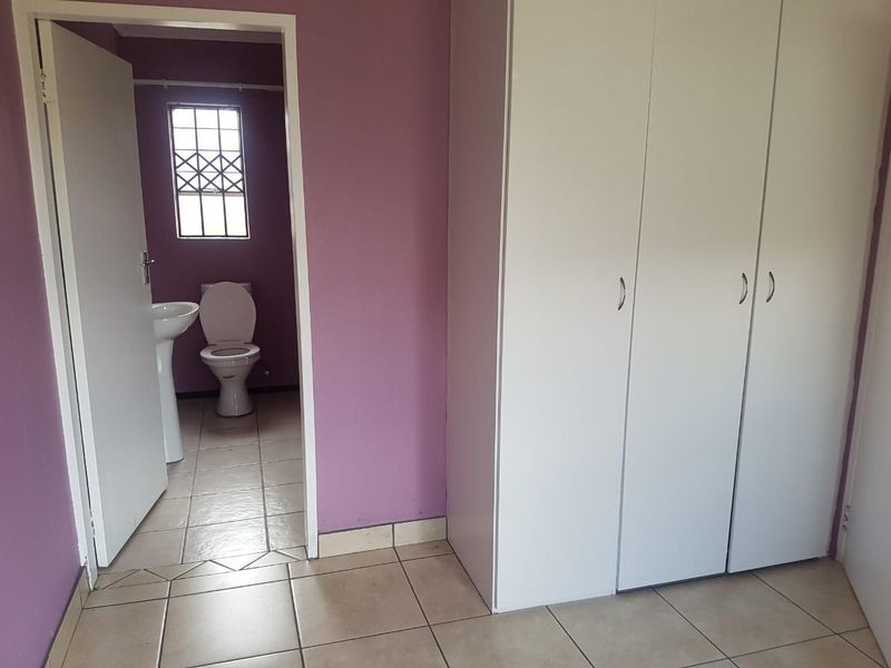 3 Bedroom House for Sale in Sharon Park - Photo 8