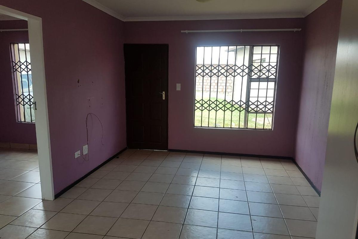 3 Bedroom House for Sale in Sharon Park - Photo 3