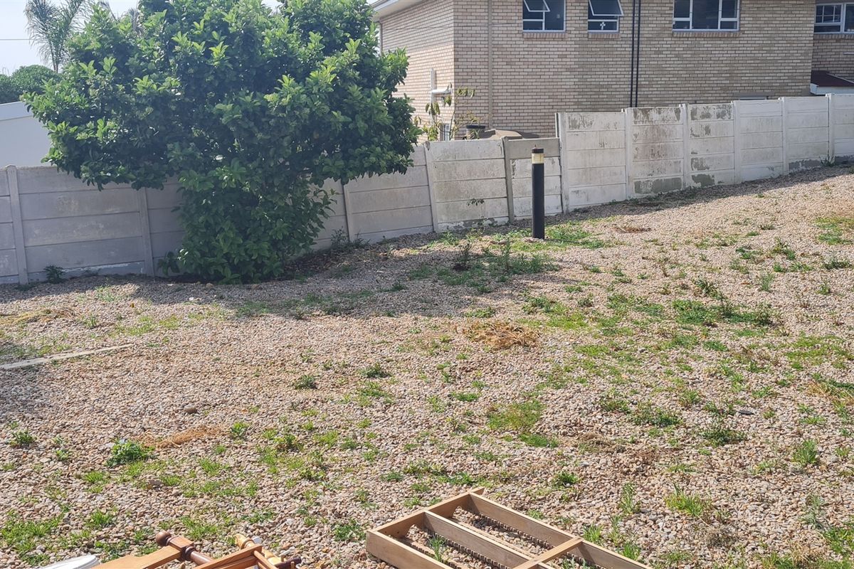 Rare 1 200m2 Walled Stand in Prime Linkside Location - Photo 4