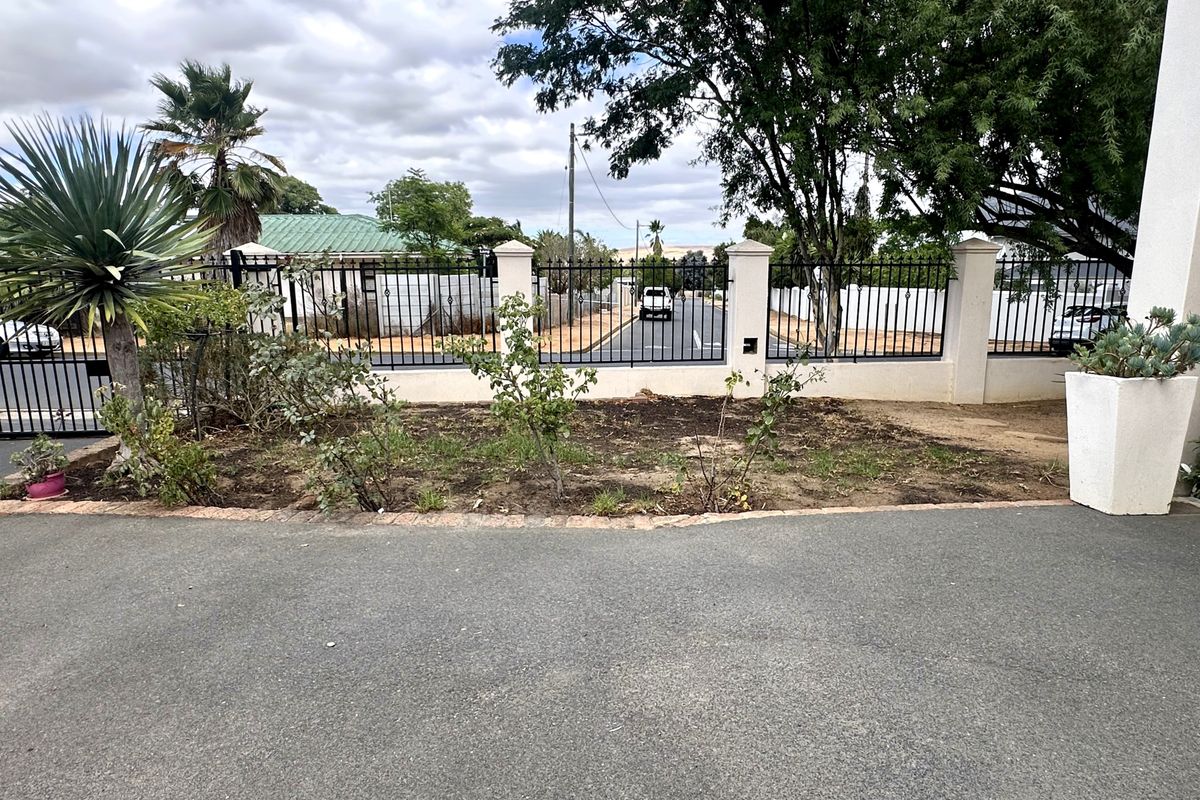 Charming Family Home - Photo 4