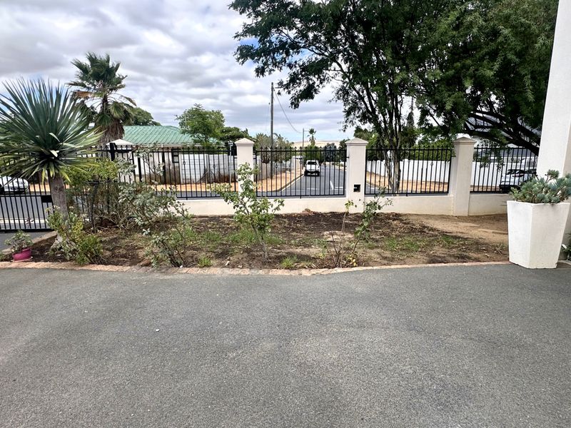 Charming Family Home - Photo 4