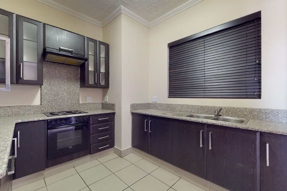Apartment For Sale In Potchefstroom - Photo 3
