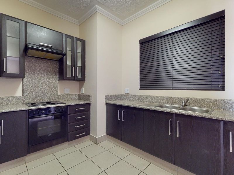 Apartment For Sale In Potchefstroom - Photo 3