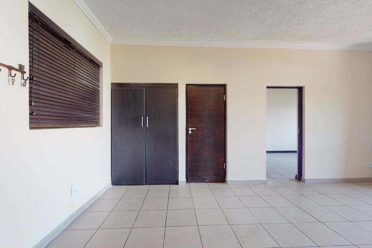 Apartment For Sale In Potchefstroom - Photo 5