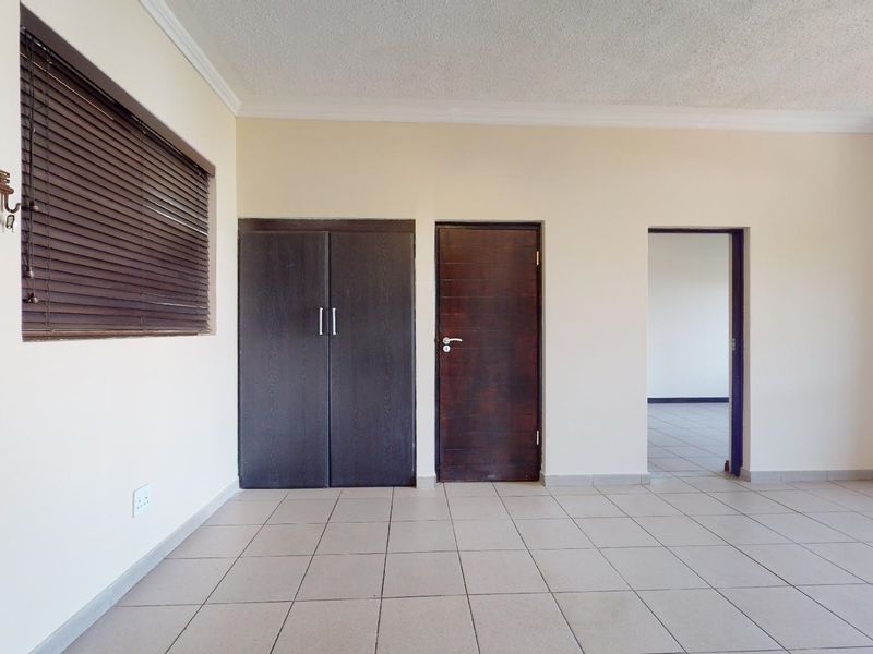 Apartment For Sale In Potchefstroom - Photo 5