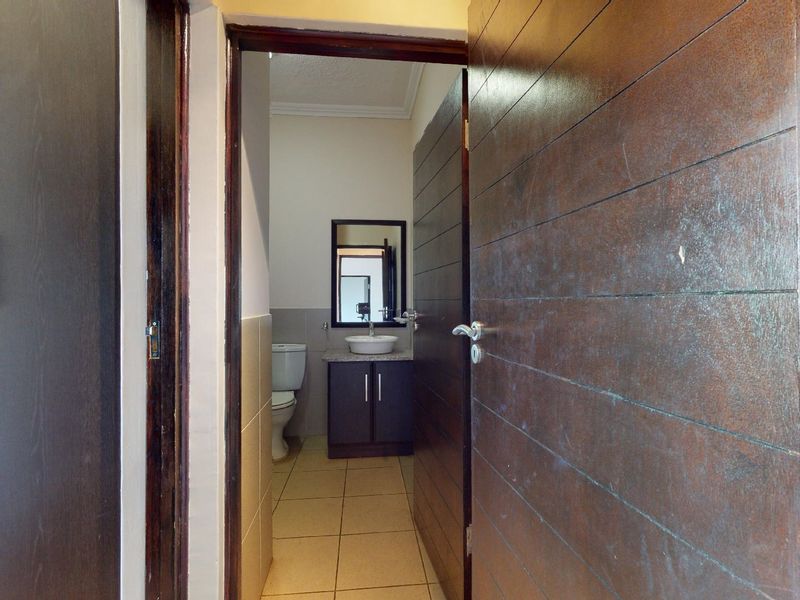 Apartment For Sale In Potchefstroom - Photo 7