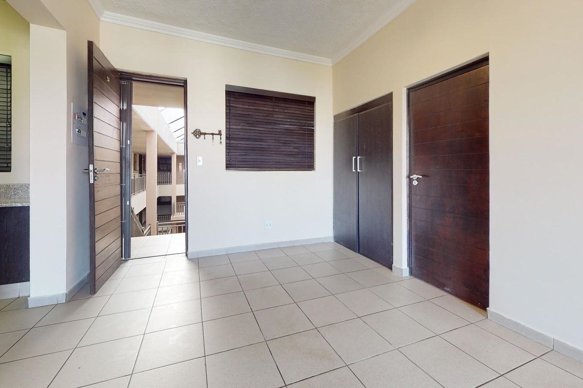 Apartment For Sale In Potchefstroom - Photo 2