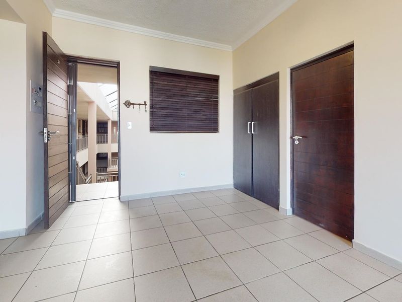 Apartment For Sale In Potchefstroom - Photo 2