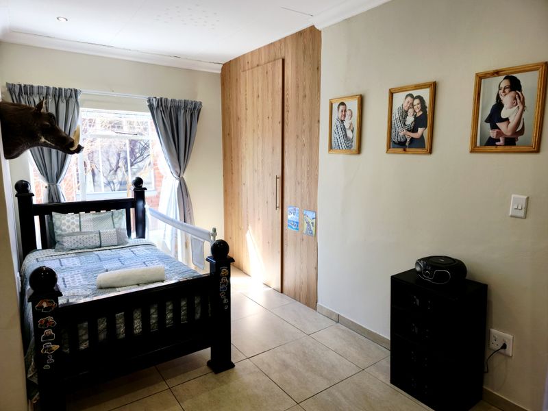 Perfect House and flat for sale - Photo 10