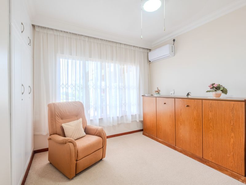 Wake Up To The Sea. Live The La Lucia Lifestyle. - Photo 10