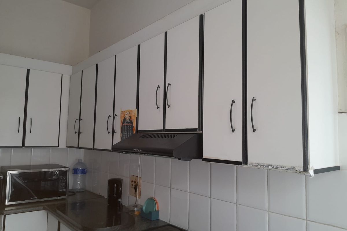 NEAT APARTMENT - Photo 3